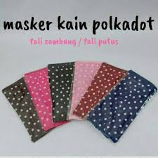 masker kain polkadot