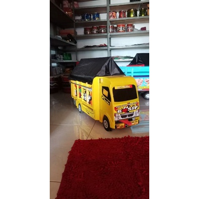 truk miniatur dibuat dari kayu waru pilihan
