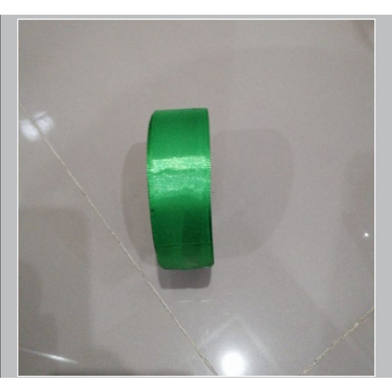 

Pita Roll Satin Ribbon Best Quality 1 inchi /Pita Kado Roll Warna Hijau