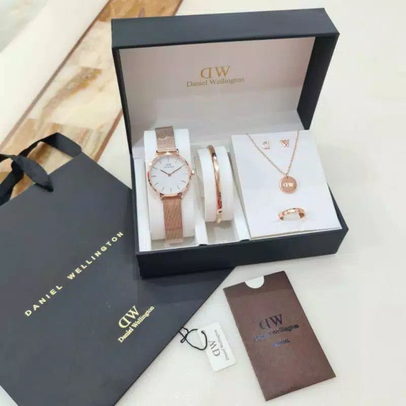 Promo  Bingkisan Kado Ulang Tahun Buat Wanita - Pacar - Teman - Kerabat - Saudara - (Boleh Request K