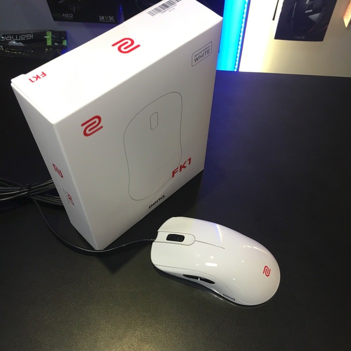 BenQ ZOWIE FK1 - Mouse Gaming eSport Simetris Hitam 3200 DPI