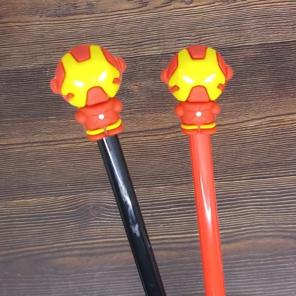 

(2pc) Pulpen Pena Karakter Bentuk Kepala Iron Man Lucu Bolpen Karakter Unik Pulpen Karakter Gel Imut Pulpen Gel Pena