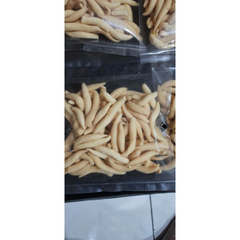 

ANEKA KERIPIK ANEKA KERUPUK ANEKA KACANG STICK KEJU / CURUT KEJU 100 GRAM | Telur Gabus Keju / CHEESE STICK / CEMILAN KEJU