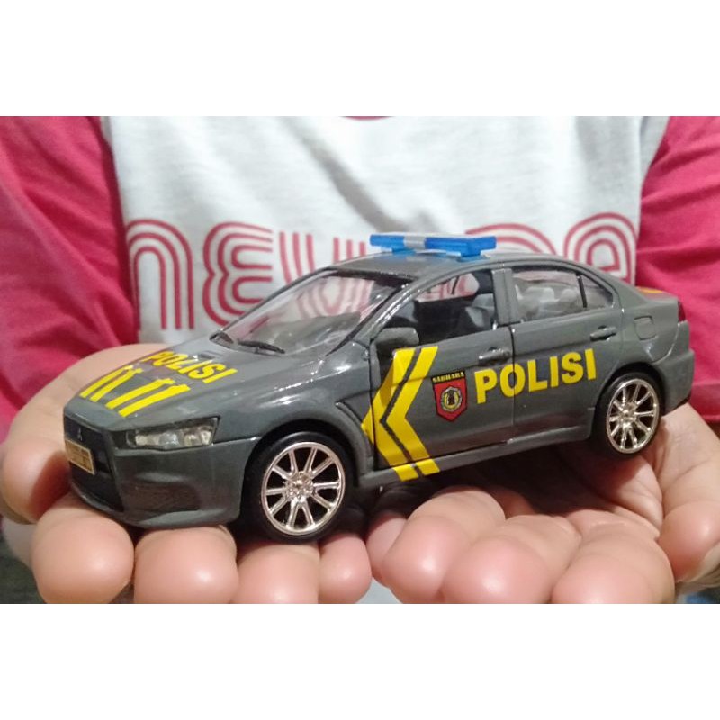 DIECAST SKALA 1/32 KINSMART MITSUBISHI LANCER EVOLUTION X POLISI INDONESIA SABHARA