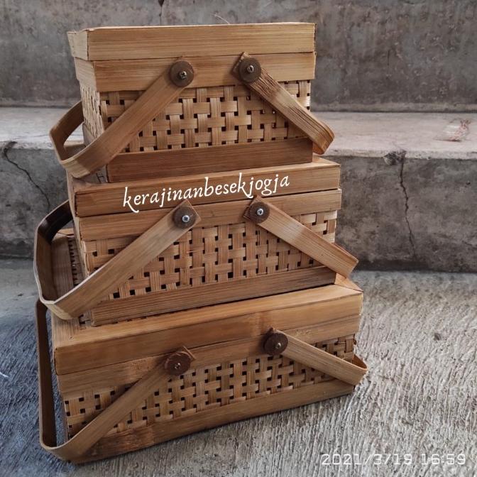 

Premium Product!!! Parsel Kotak M Bertutup / Parsel Murah/ Parsel Bambu /Rantang Makanan - Paling Diminati