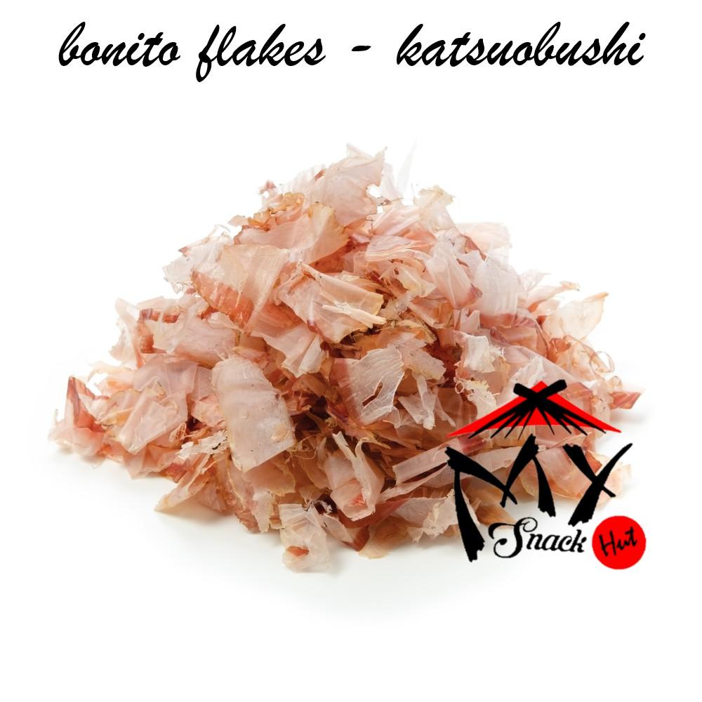 

KATSUOBUSHI 5GR - SLICED BONITO FLAKES - HANA KATSUO TAKOYAKI - IKAN CAKALANG ASAP SERUT HALAL Berkualitas