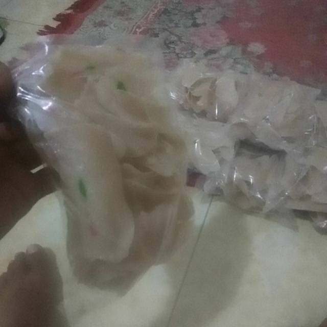 

Kerupuk udang khas Tanjung leidong