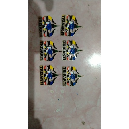 nama dada medali plakat dan pin