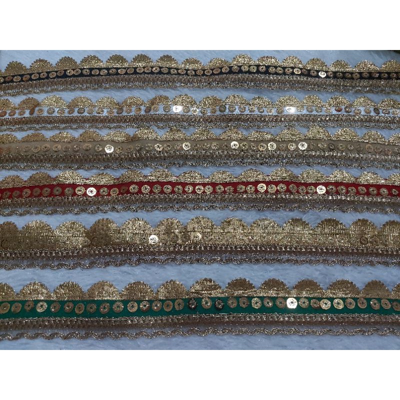 renda india pita pelengkung payet emas