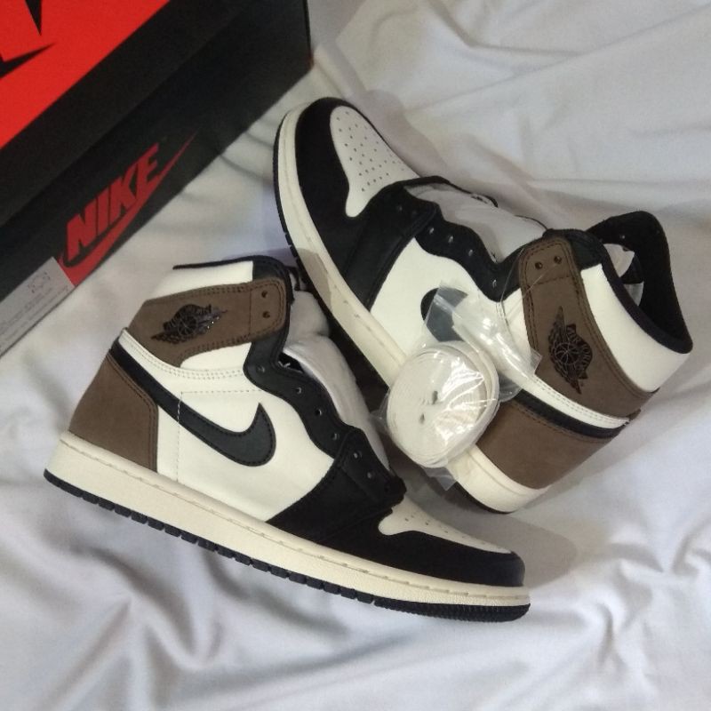 Air Jordan 1 Retro High OG Dark Mocha