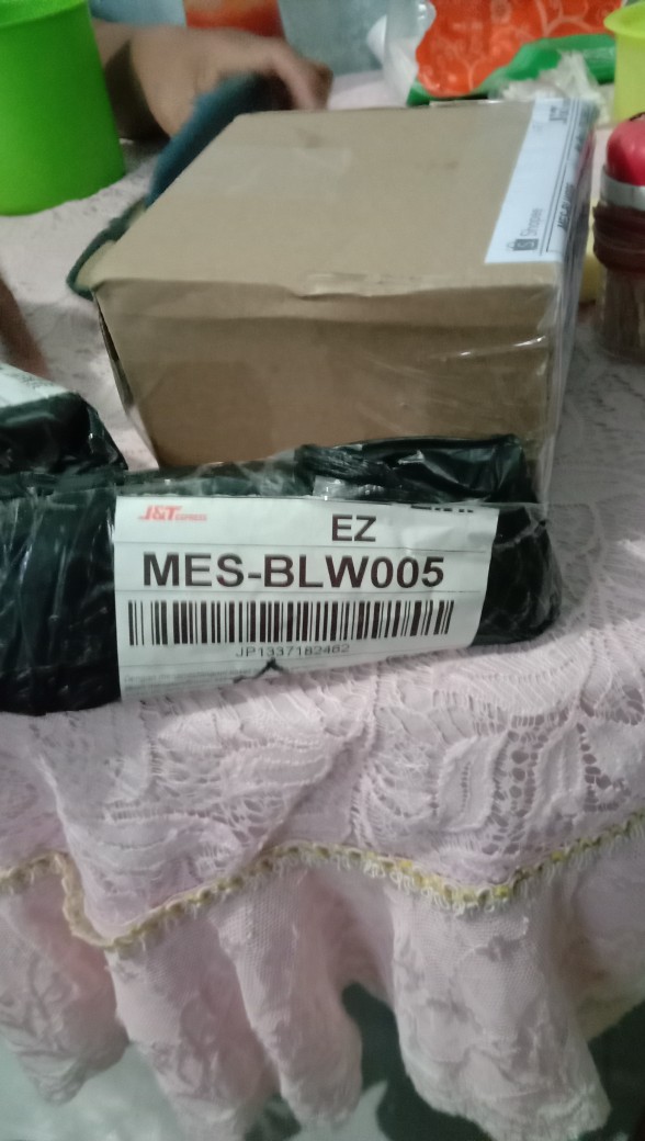 1 Lembar Polybag Ukuran 23cm X 30cm.