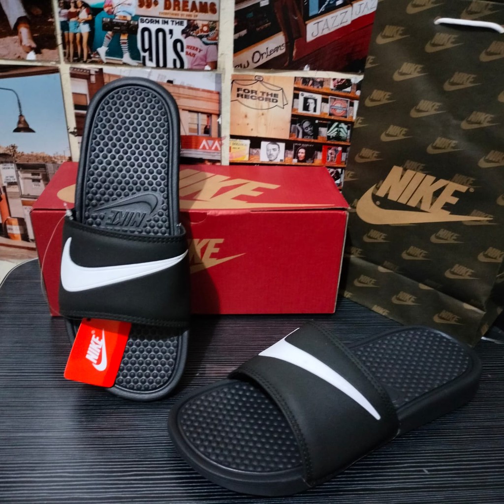 SANDAL SLIDE NIKE FLIP FLOP BENASSI SANDAL PRIA WANITA SWOOSH TERMURAH SENDAL NIKE HITAM MURAH