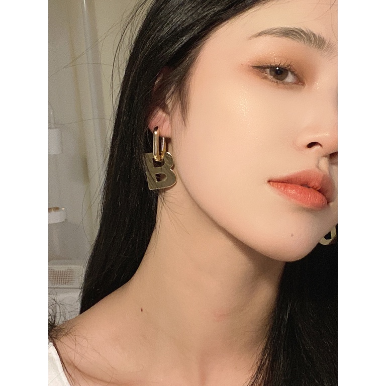 Anting Bentuk Huruf B Untuk Aksesoris