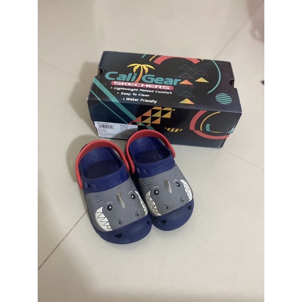 sendal skechers preloved