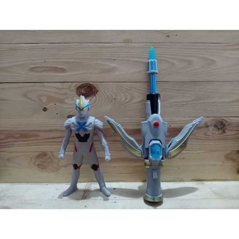 recast figure ultraman x exceed form plus ultraman x beta spark