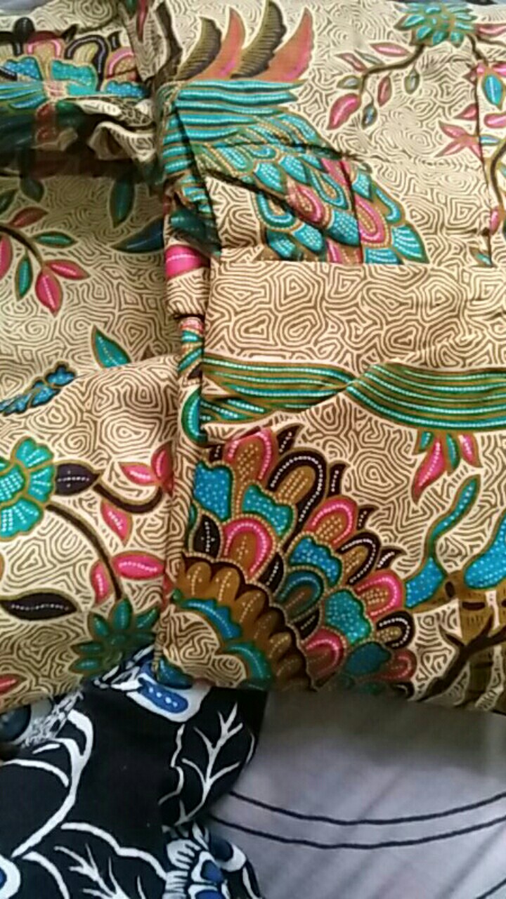 Batik Couple Keluarga - Sania Ruffle Ori Ndoro Jowi Dnt Sogan Motif Merak