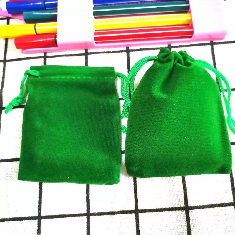 kantong serut drawstring pouch serut bahan beludru bludru halus