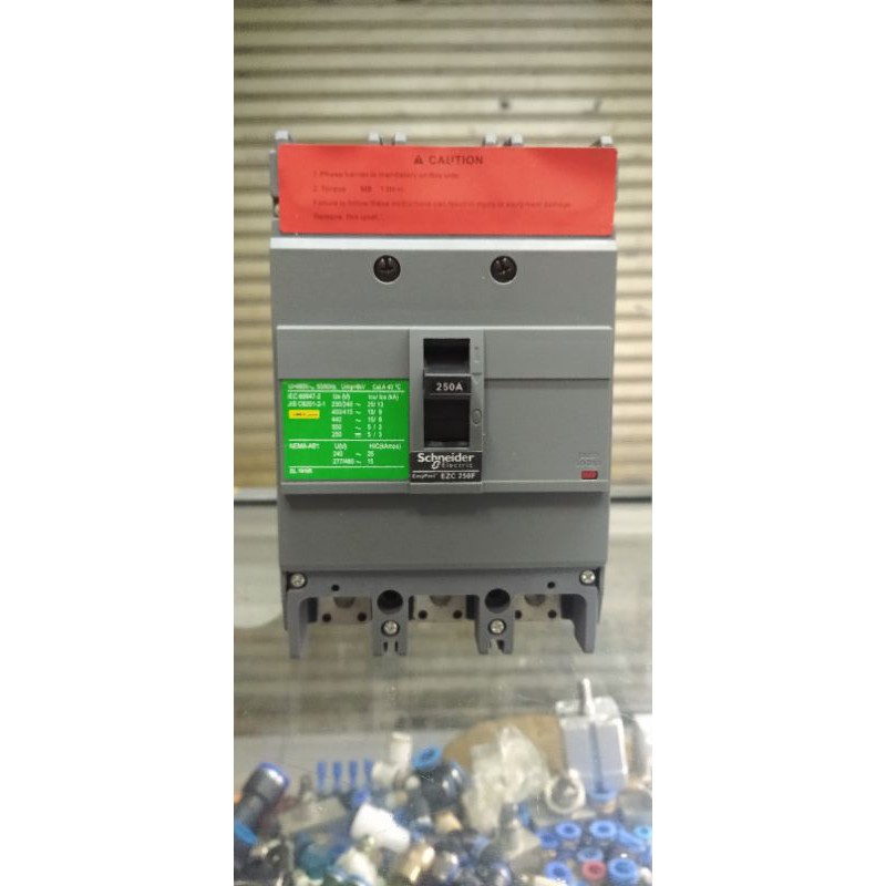 

mccbEZC250F_160A_Schneider