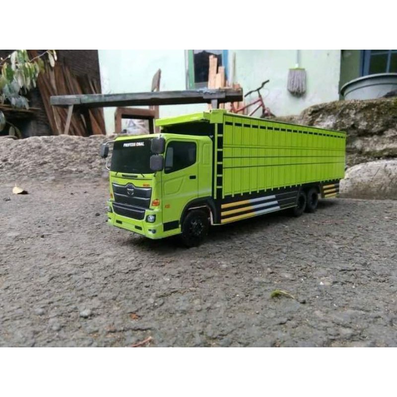 Miniatur truck tronton bak