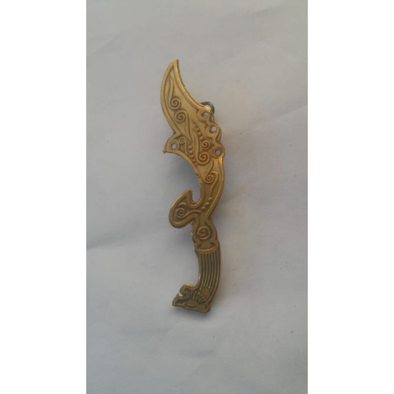 Miniatur Kujang Ukir Warna Gold (5cm)/Pin Peci Songkok Kujang