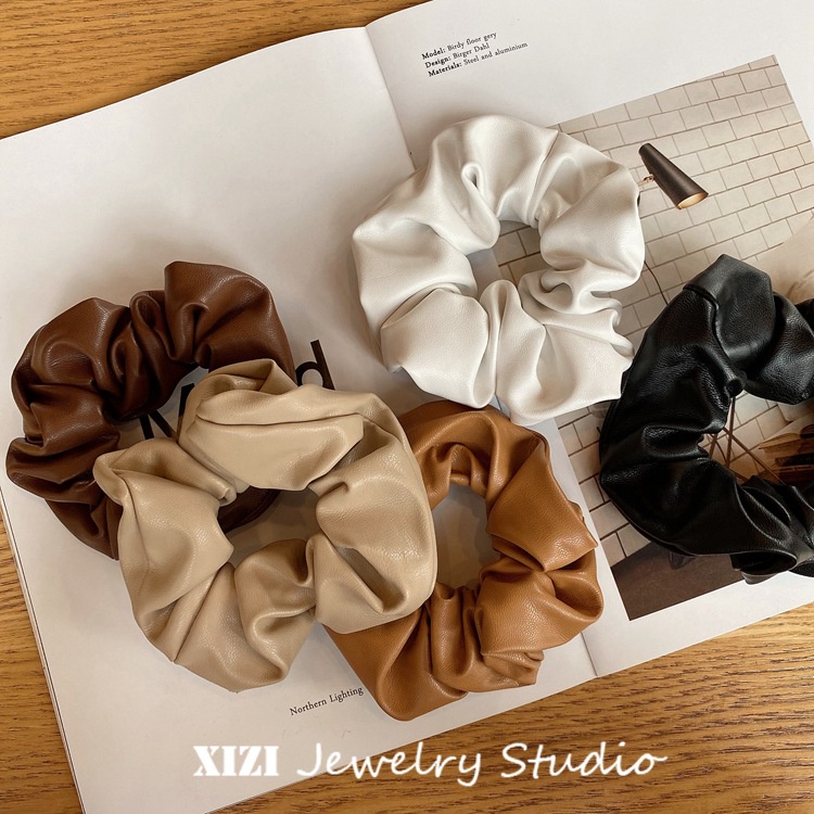 FRENCH HIGH QUALITY BIG LEATHER SCRUNCHIE SOLID COLOR SCRUNCHIES KULIT WARNA POLOS SATIN BESAR IKAT KARET RAMBUT AKSESORIS ELEGAN KOREA HAIR TIES RING RIBBON ACCESSORIES