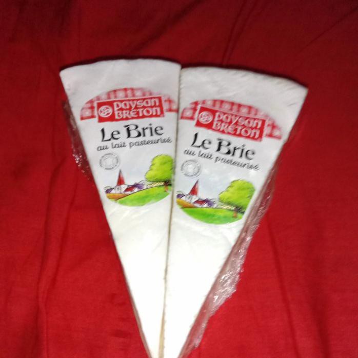 

PAYSAN BRETON BRIE CHEESE 200 GR KEJU BRIE SLICE