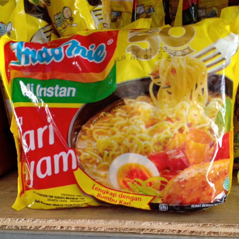 

indomie rebus rasa kari ayam