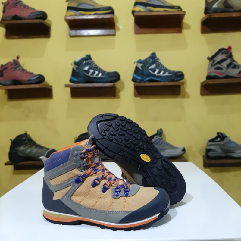 SEPATU OUTDOOR SECOND BEAN POLE