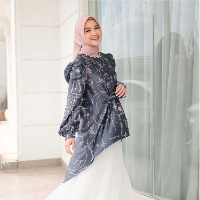 Semesta Tunik Vanilla Hijab - Navy M Ready