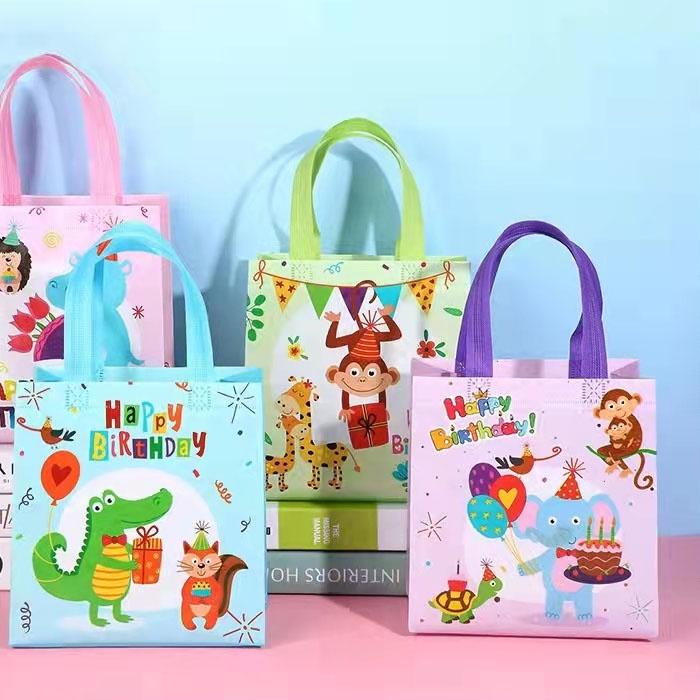 

MYSTYLE GOODIE BAG DX23 (1 LUSIN WARNA RANDOM) ANEKA GAMBAR KARAKTER LUCU ULANG TAHUN HAPPY BIRTHDAY TAS KARUNG PLASTIK SOUVENIR