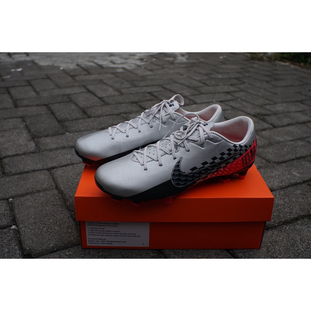 Sepatu Bola Nike Vapor 13 Academy Neymar FG Chrome/Black/Red Orbit/Platinum  Original