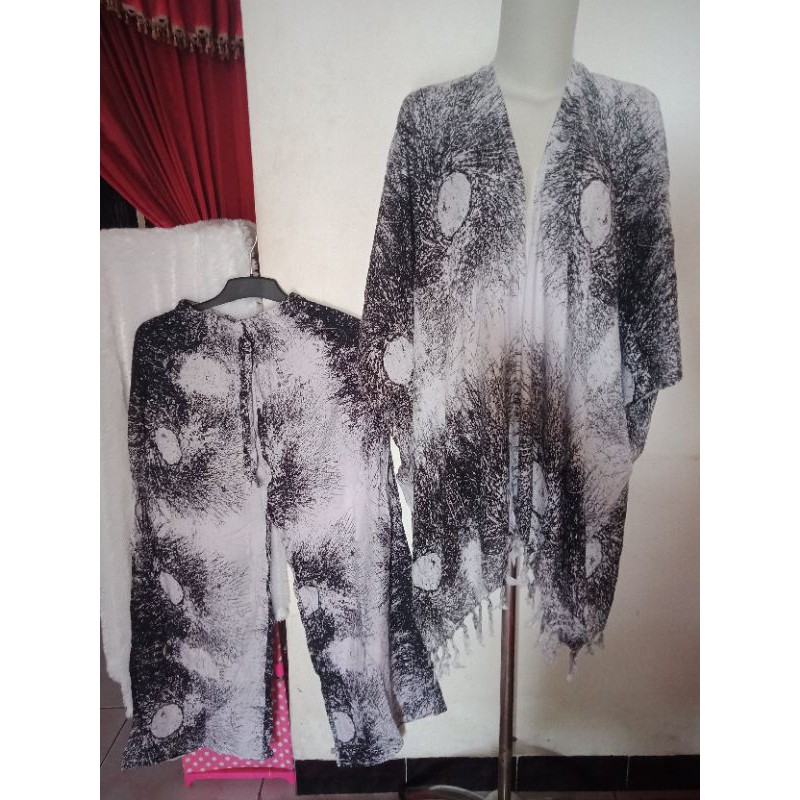ONE SET CARDI CARDIGAN TEDYE SETELAN WANITA MOTIF AKAR LILIT SHIBORI BALI BAHAN RAYON JUMBO LD 130-Akar hitam
