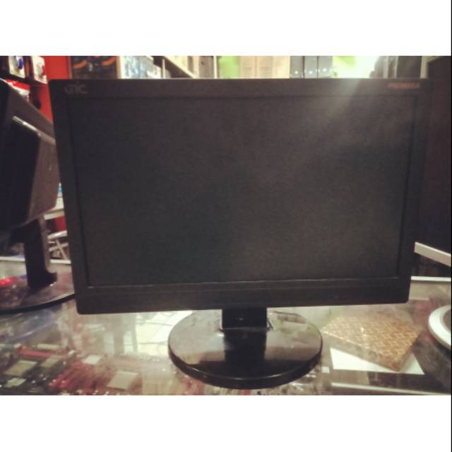 monitor LCD 16 inc wide