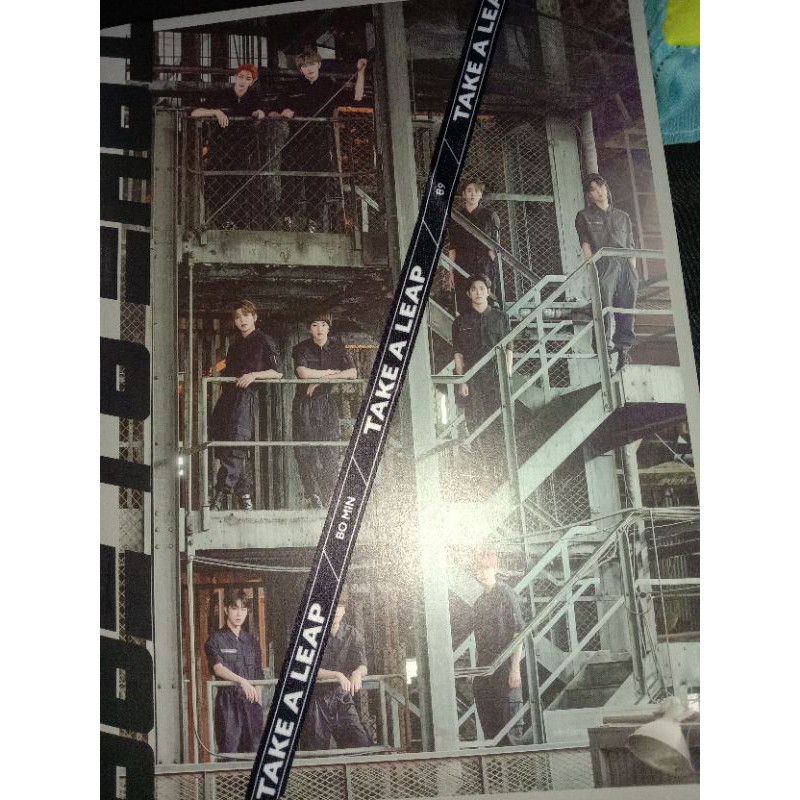 STRAP PHONE ALBUM TAKE A LEAP BOMIN GOLDEN CHILD