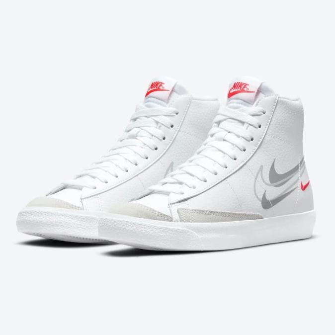 nike blazer mid 77 on women