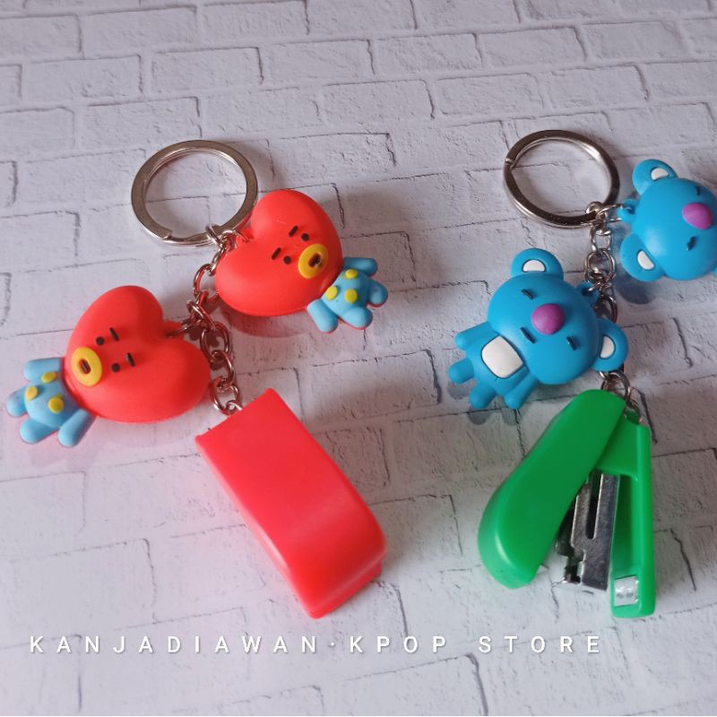 

Gantungan BT21 Plus Stepler BTS Keyring Mini Steples