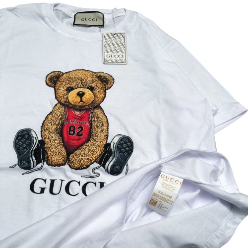 T - Shirt  GCC BEAR – Fashion Trendy Casual Unisex Good Brand Quality 99% Realpict  ✓ Bahan   : COTTON COMBED (  Nyaman, Halus di kulit, tidak Panas / Gerah, dan Menyerap Keringat ) ✓ Jahitan : Overdeck ✓ Sablon : Plastisol ( Tebal, Nyaman, Halus di kulit