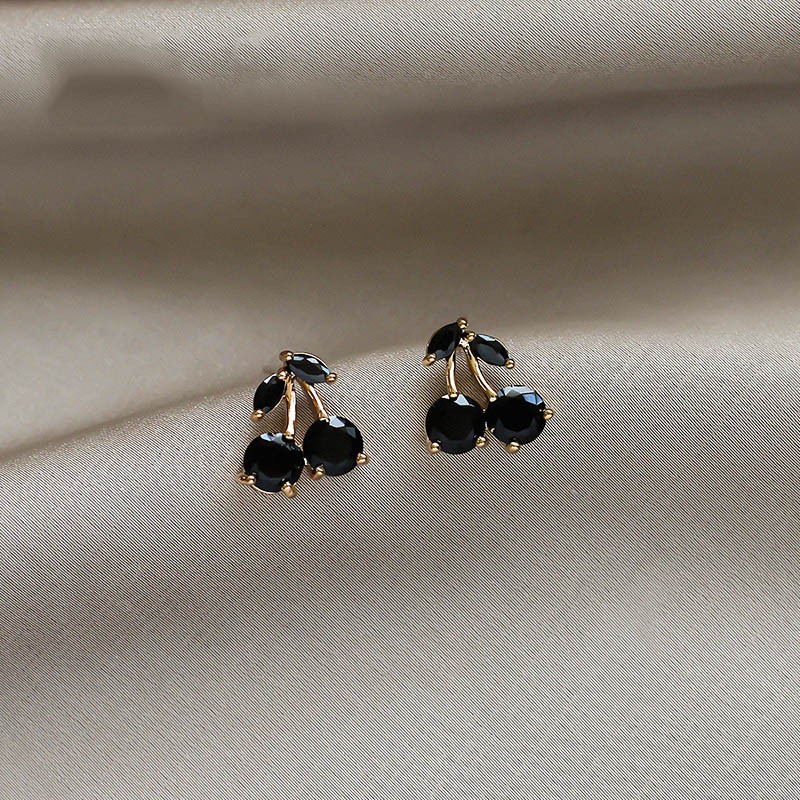 Anting 925 Silver Needle Bentuk Cherry Warna Hitam Untuk Wanita