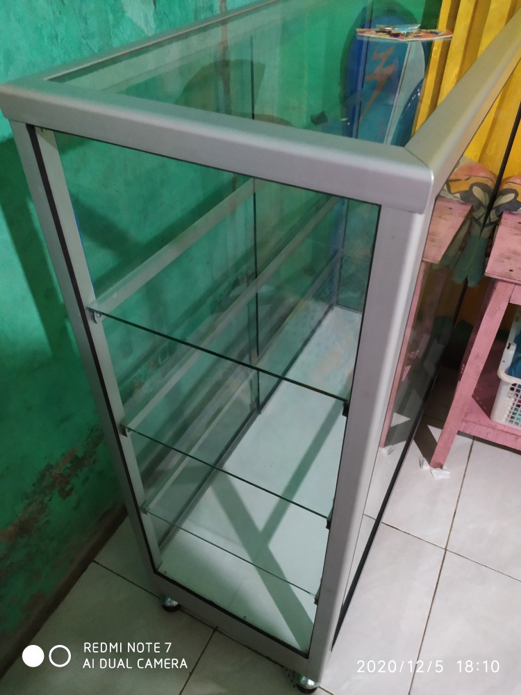 Etalase Kaca 1 Meter (khusus Bogor)
