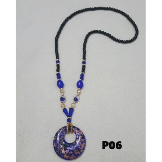 Kalung batu pasir emas