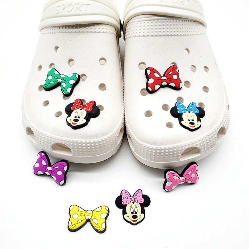 1pcs Jibbitz shoe charms Crocs Aksesoris sandal DIY Mickey Mouse dasi kupu-kupu pvc Bahan Untuk Dekorasi Sepatu Hadiah Anak