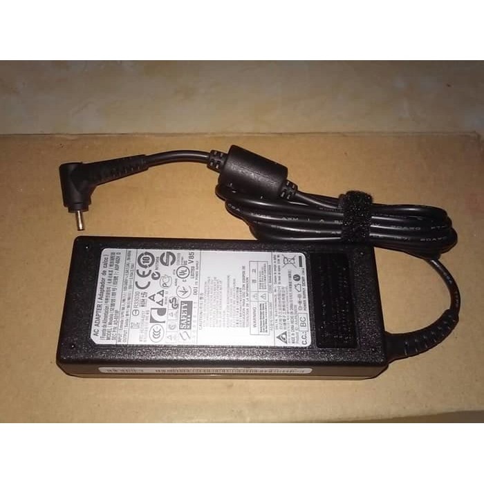 Adaptor charger samsung ativ book 5 np540u4e ori original