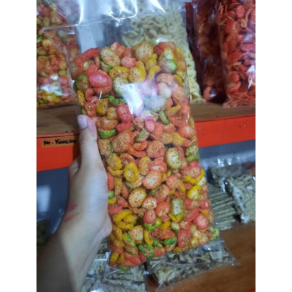 

KERUPUK KANCING PEDAS
