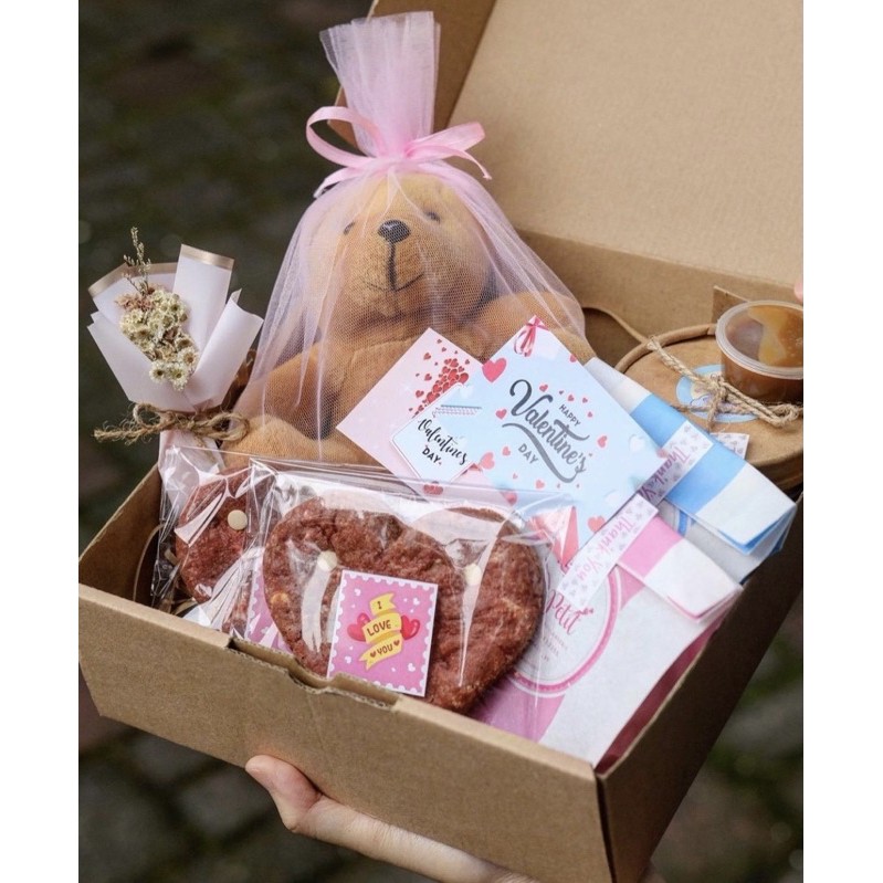 

Hampers Gift Box Special (Wisuda, Birthday, Get Well Soon)