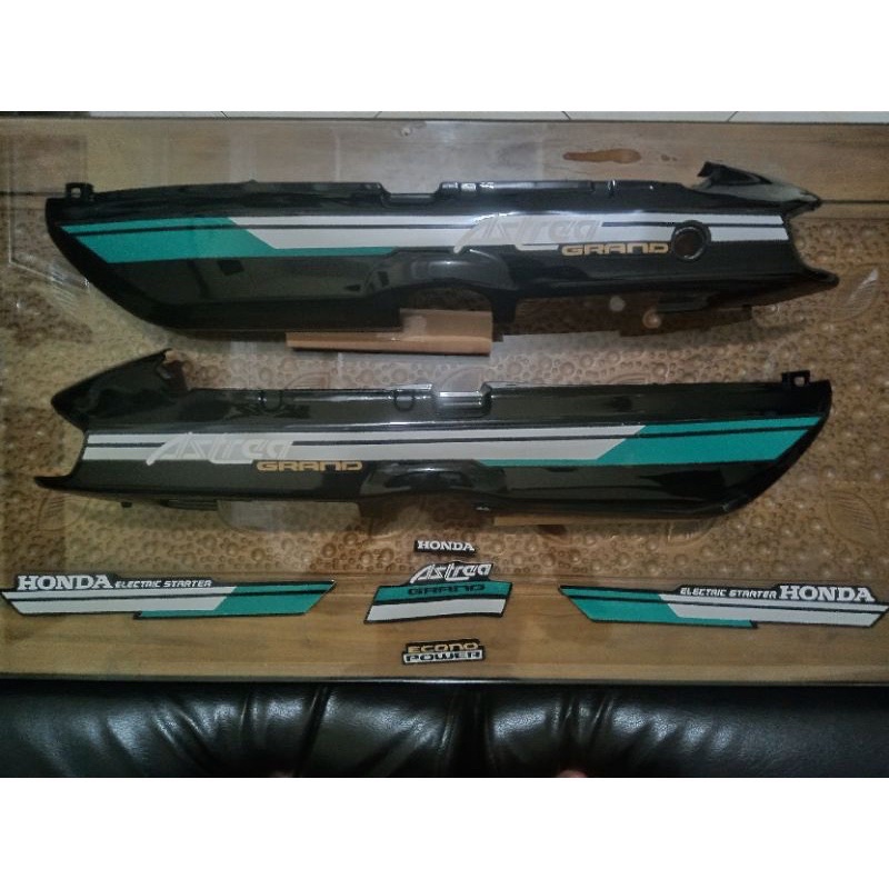 Cover Body honda Astrea Grand Bodi Grand bulus 91 92 kanan kiri set stiker hijau silver
