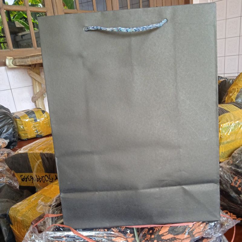 Tas kertas /pape bag (26x10x33) (0104)