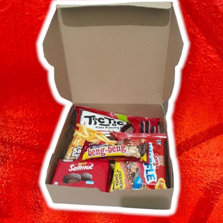 

hampers snack/snack box/kado ulang tahun/kado wisuda