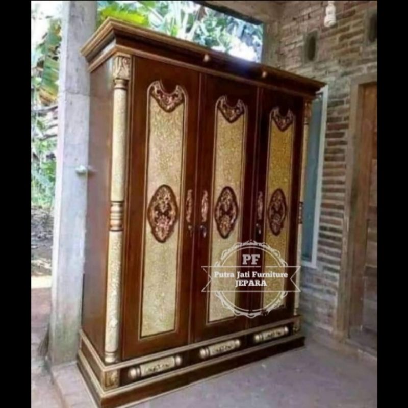 Almari/Lemari baju/pakaian pintu 3 ukir Jepara warna kombinasi kayu jati