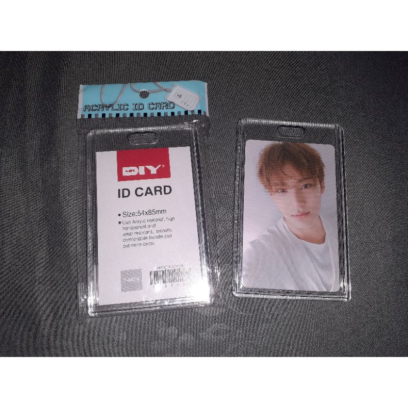 PC ID CARD HOLDER ACRYLIC MR.DIY