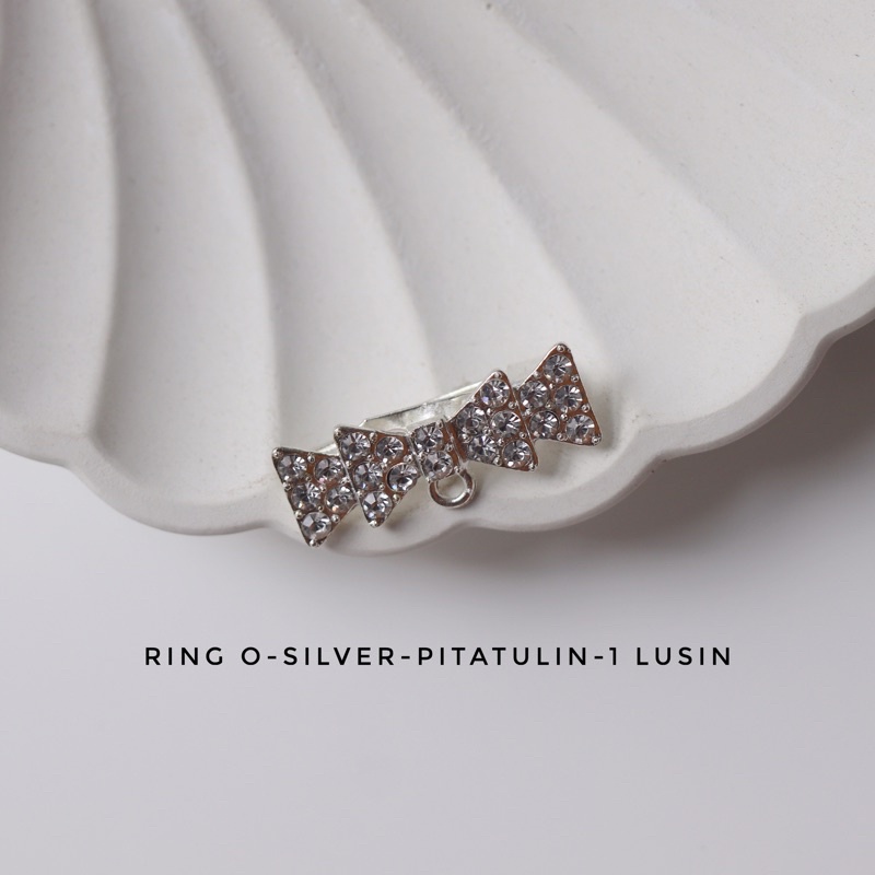 1 Lusin / 12 Pcs Bros Dagu Ring O Lusinan Part 3 Bros Dagu Warna Silver Bros Mini Bros Kecil Bros Jilbab Bros Hijab Bros Daily Bros Simple Bros Lucu Bros Imut Bros Cewek Bros Pin Bros Tuspin Bros Pin Brooch Korean Style Bros Bahan Bros Juntai Bahan Bros-O-SILV-PTATULIN-1LSN